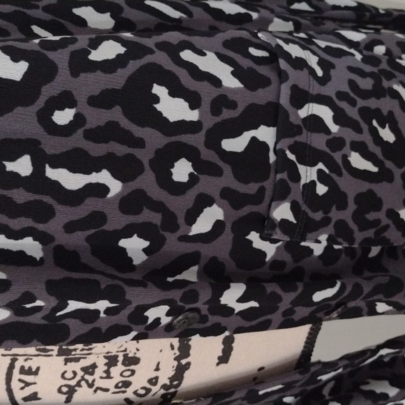 Additions by Chicos Leopard print Lightweight Cardigan Long Sleeve Size Small - Picture 5 of 7